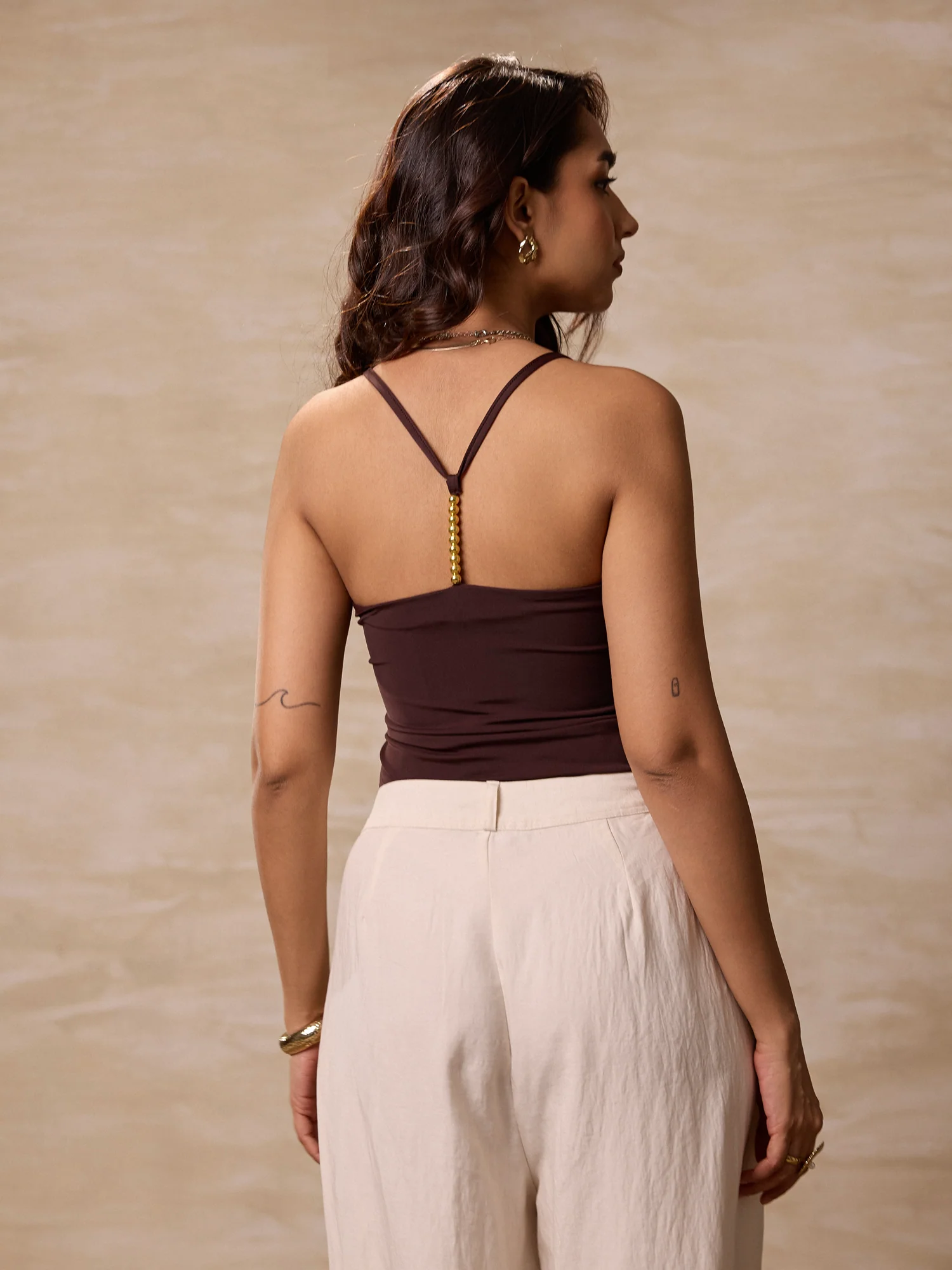 Back Bead Detailed V Neck Top - Image 3