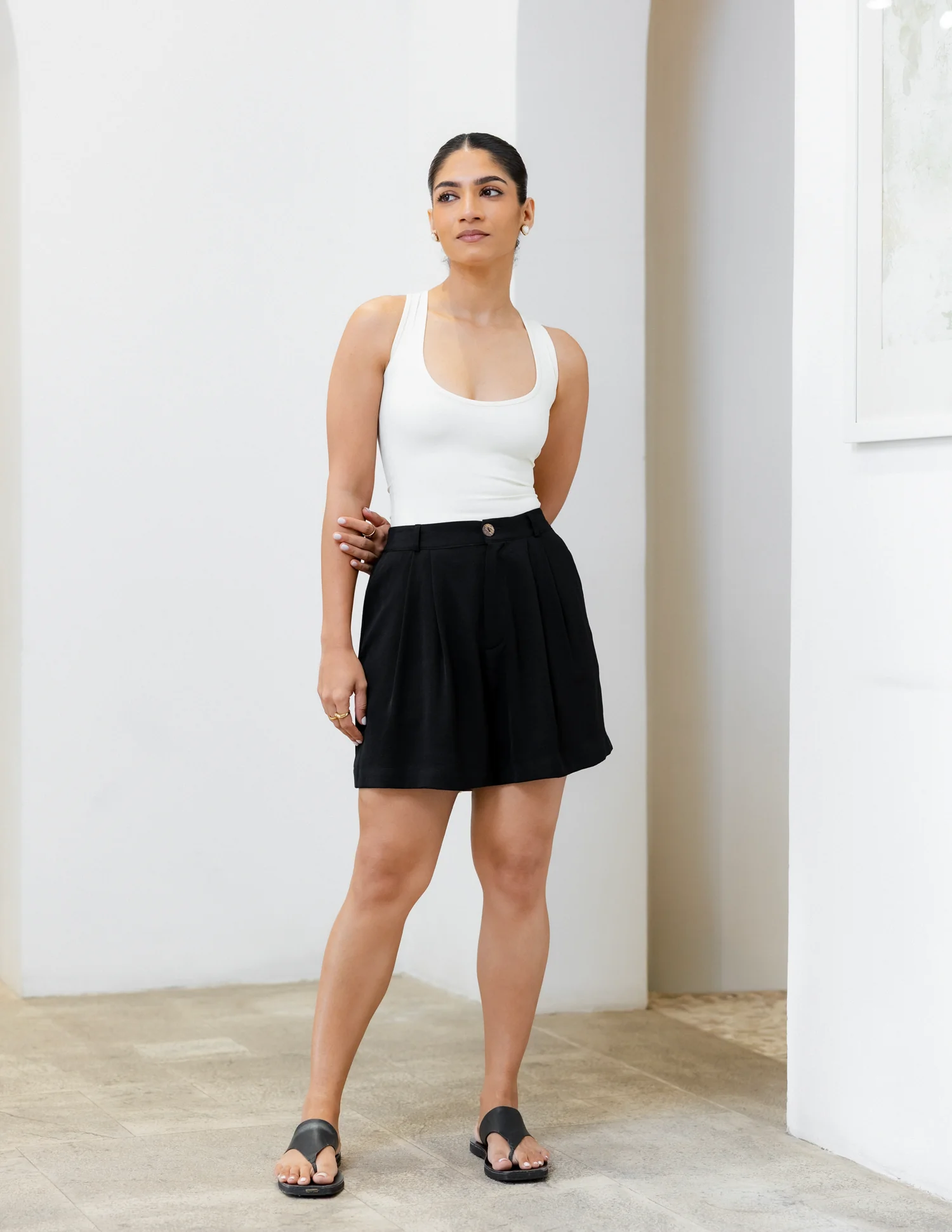 Back Elasticated Short - Image 4
