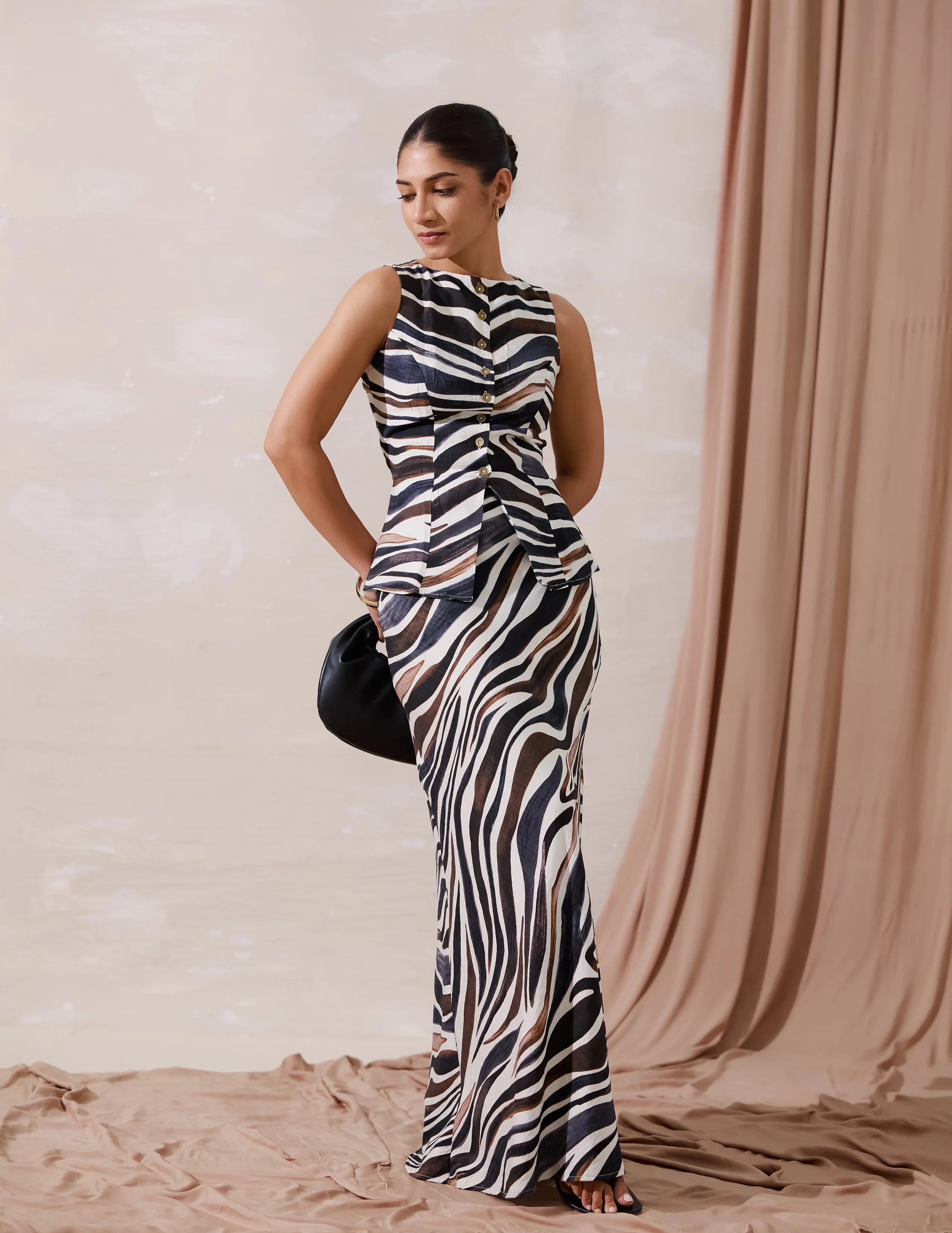 Button Down Sleeveless Printed Top - Image 5