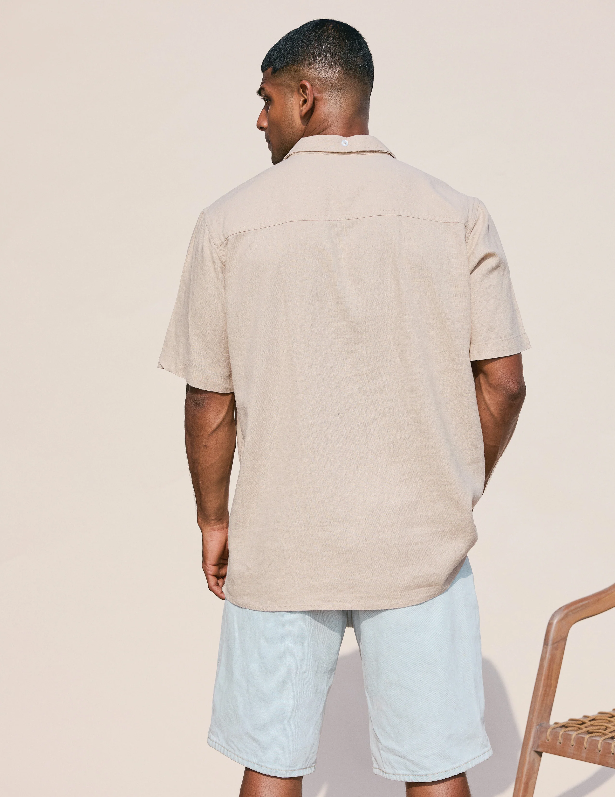 Center back collar button detailed shirt - Image 4