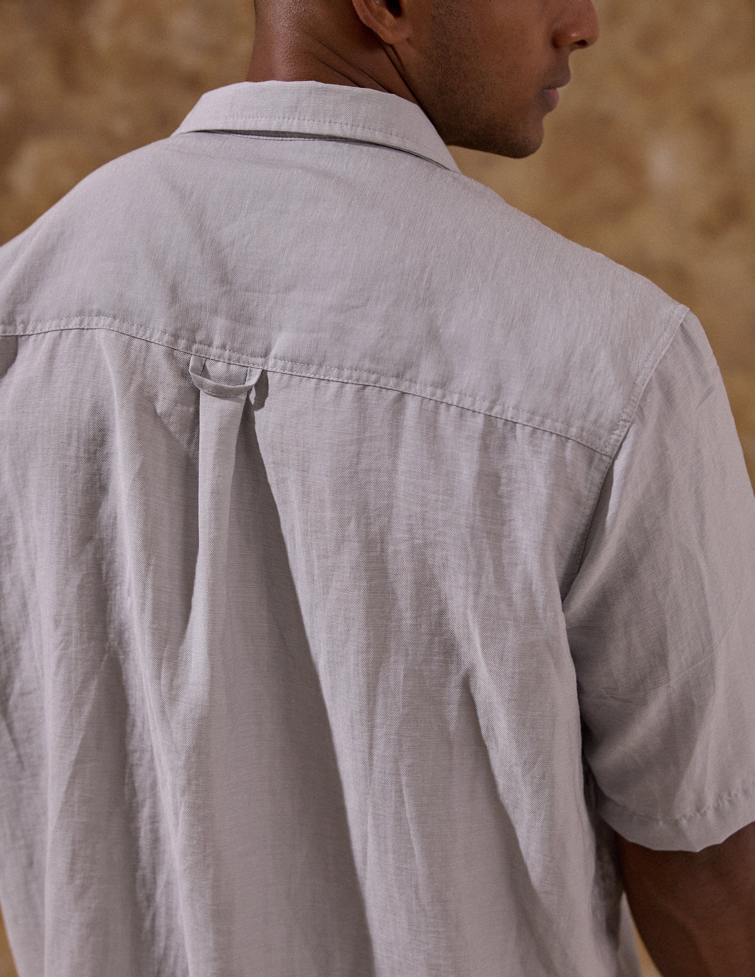Center back loop detail shirt - Image 3
