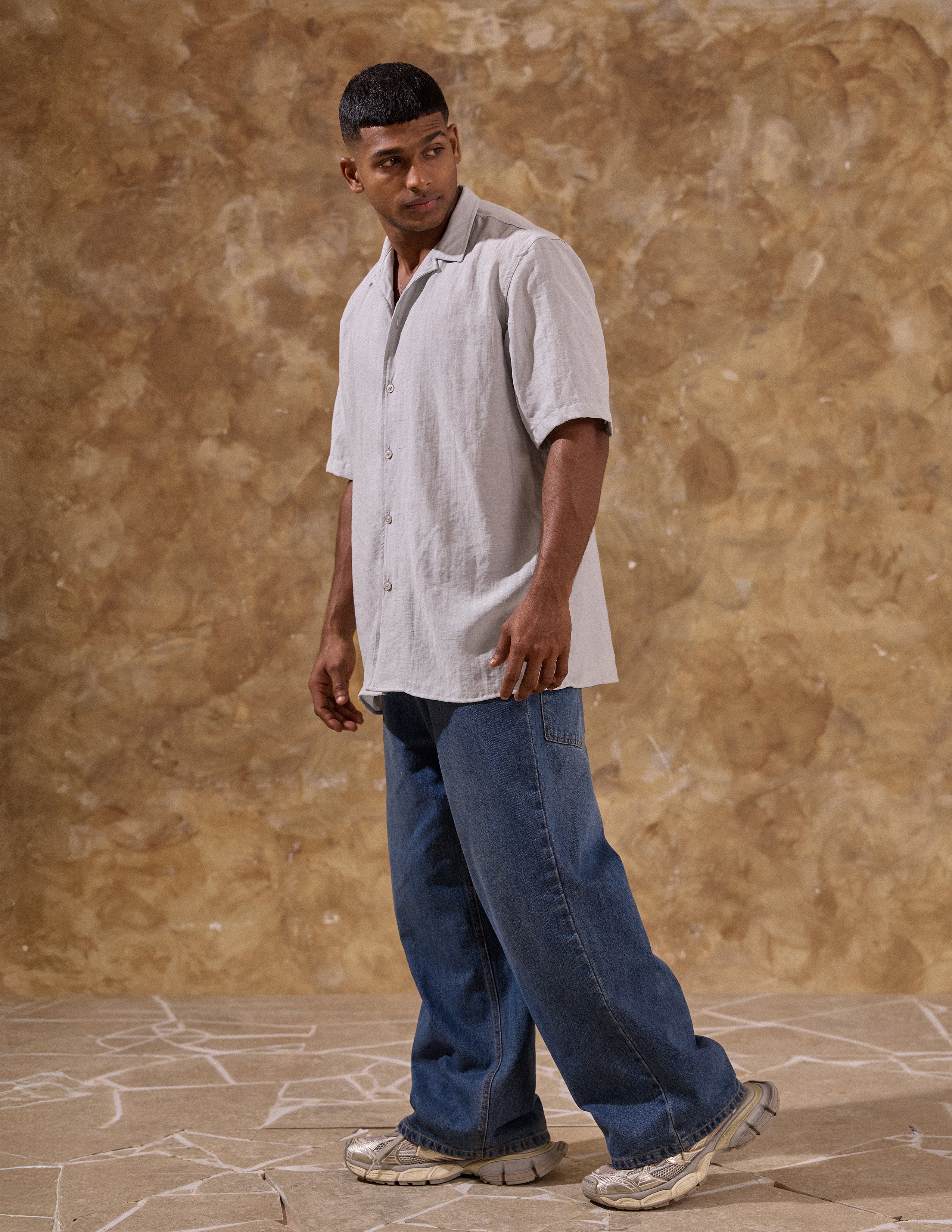 Center back loop detail shirt - Image 4
