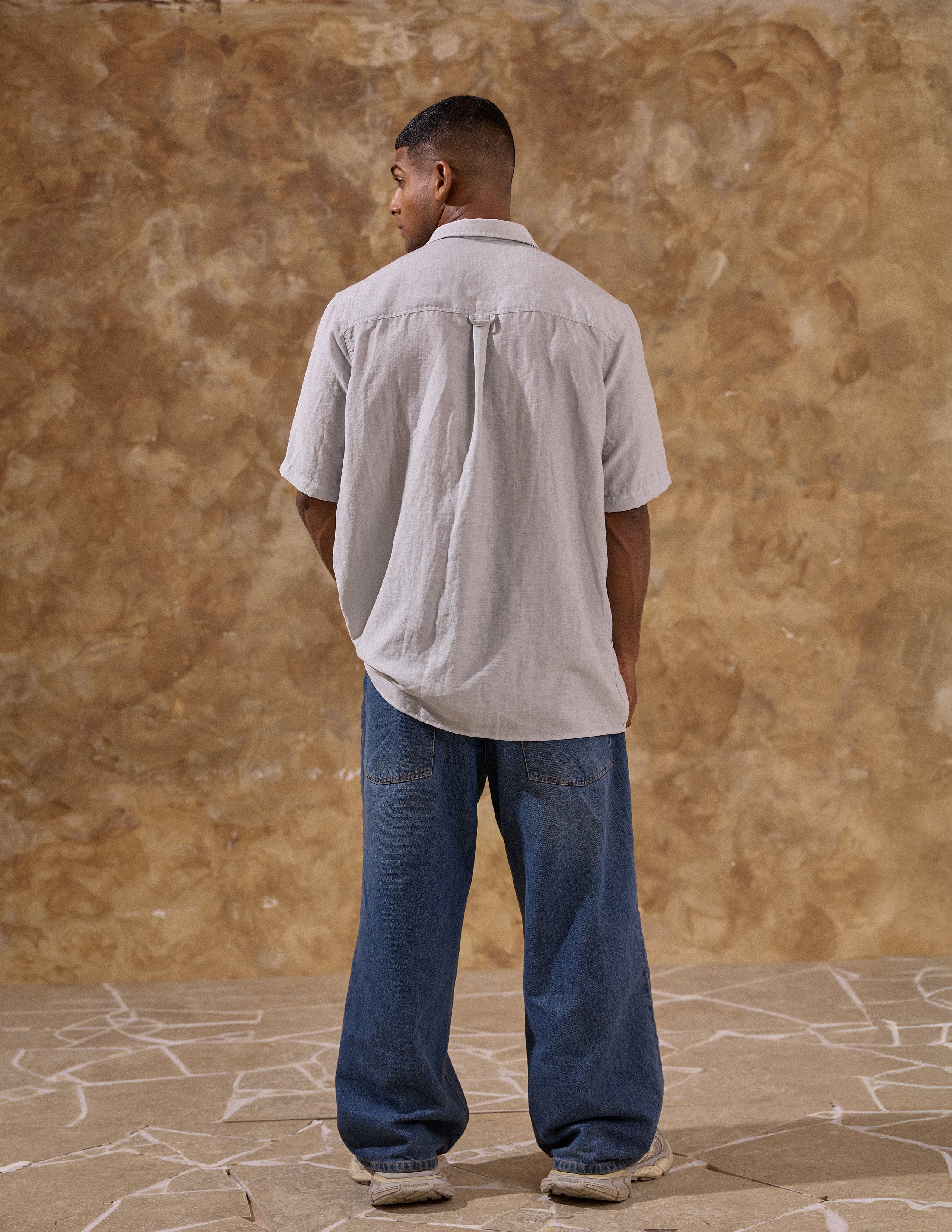 Center back loop detail shirt - Image 5