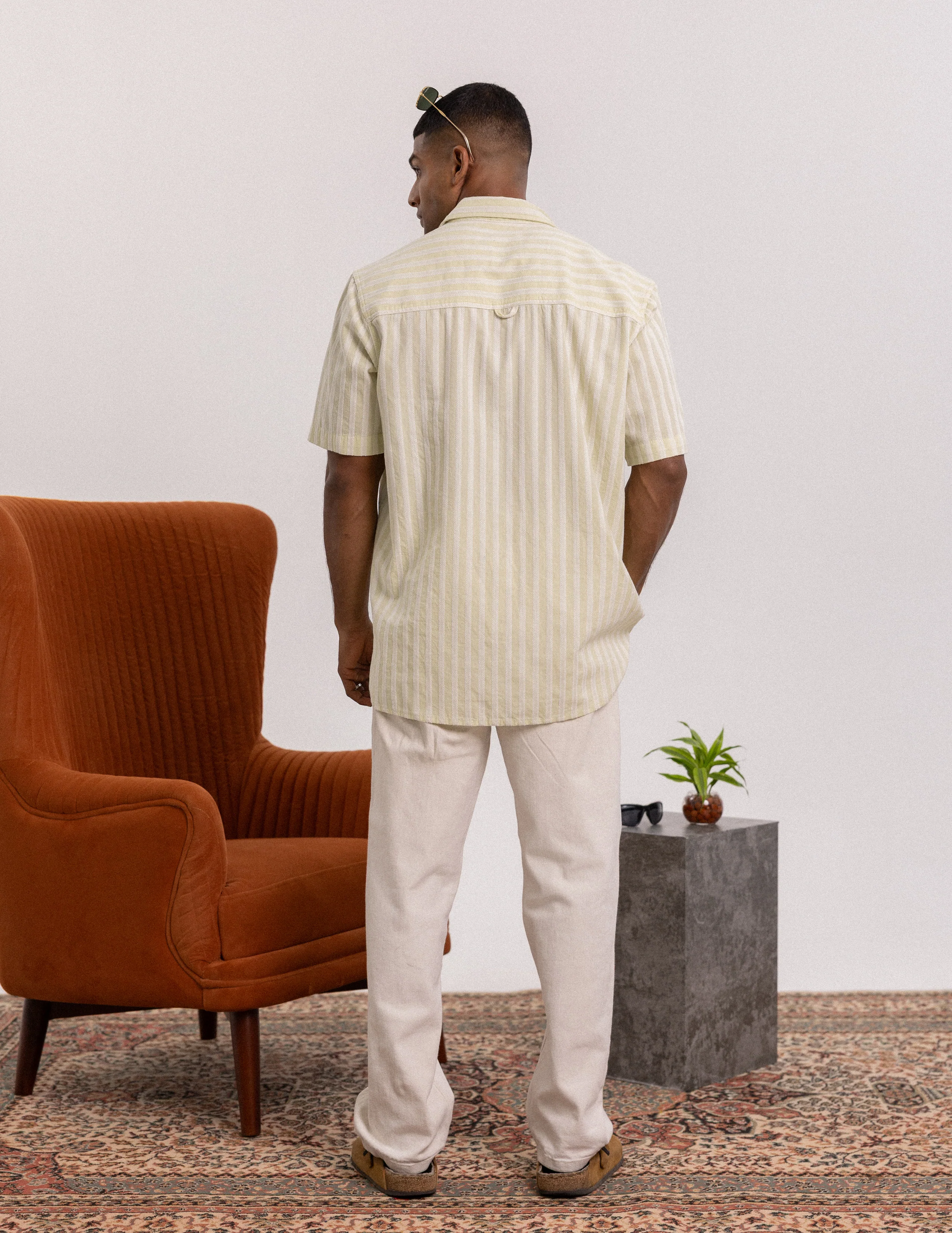 Center back loop detail short sleeve shirt - Image 4