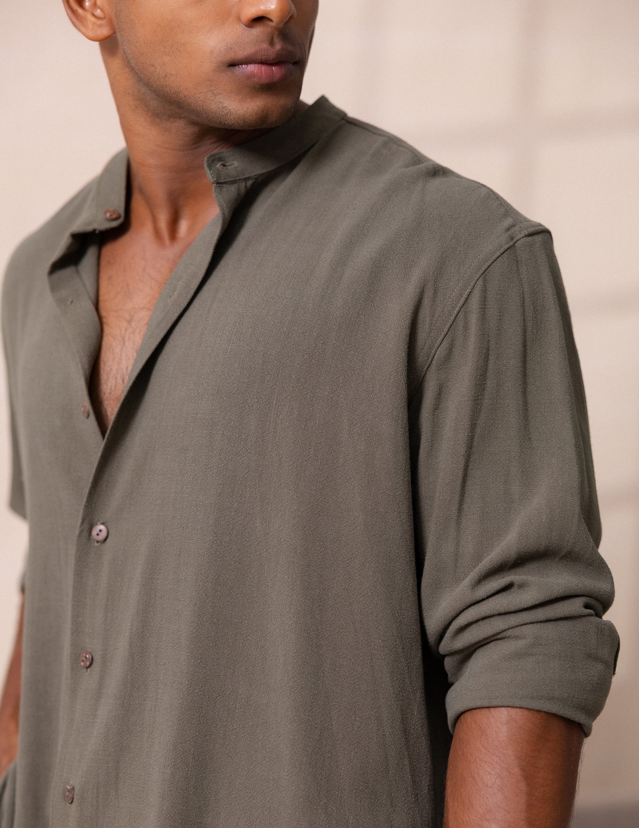 Chinese collar center back loop detail shirt - Image 3