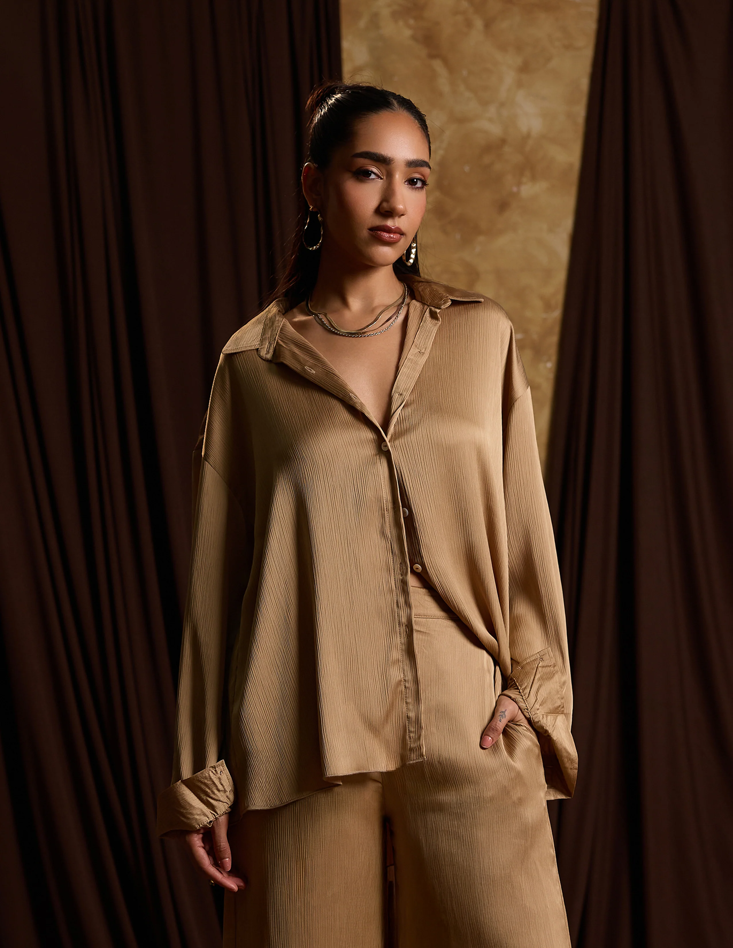 Collar Detailed Button Down Long Sleeved Top