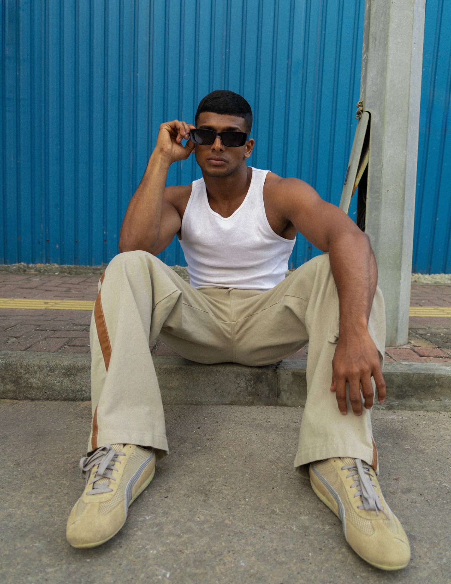 Contrast line detailed pant - Image 4
