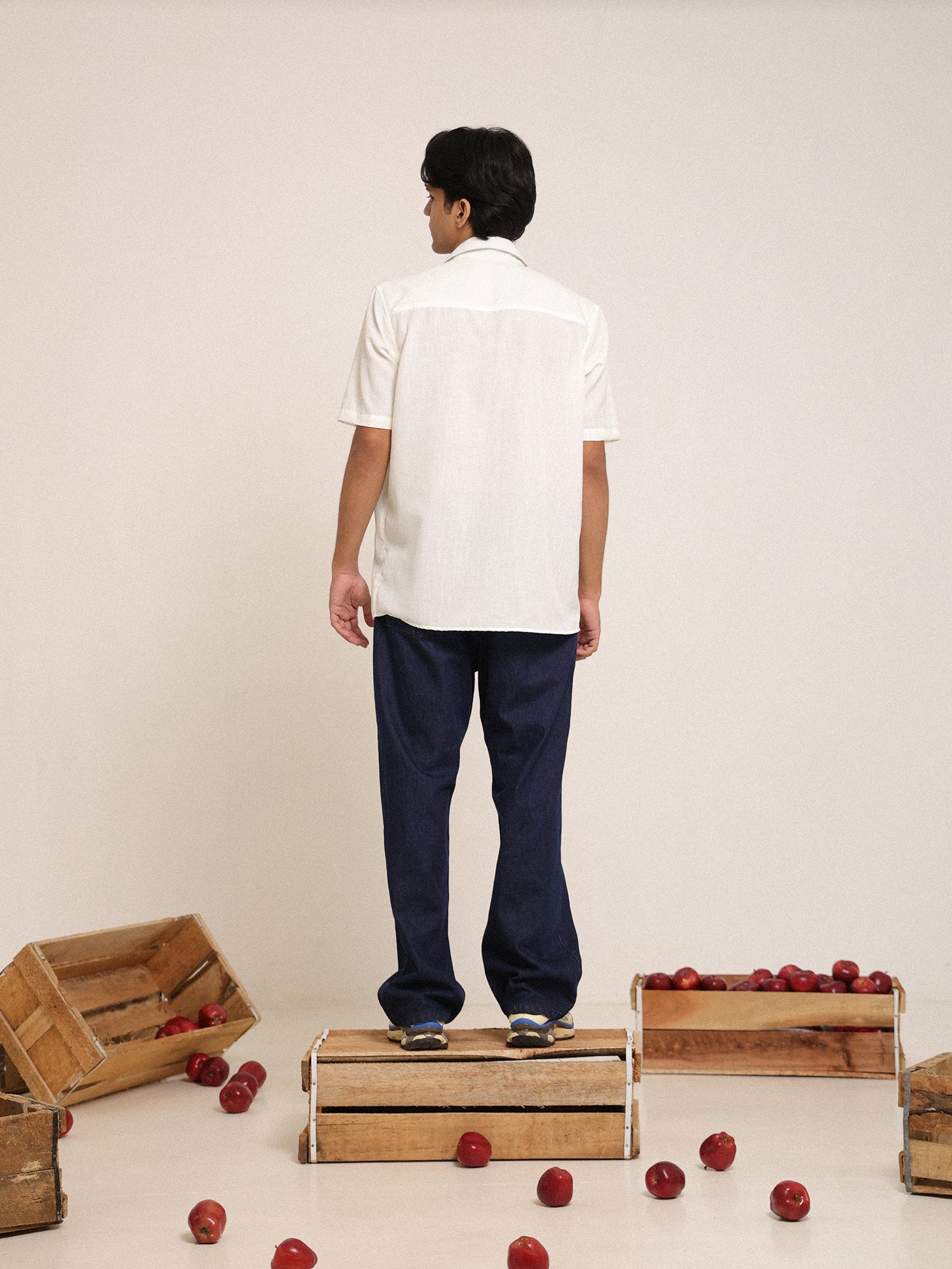 Cut and sew detail short sleeve shirt - Image 4