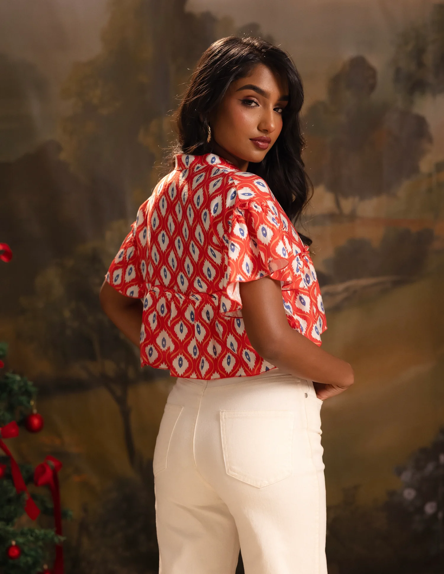 Frill Detailed Cropped Top - Image 4
