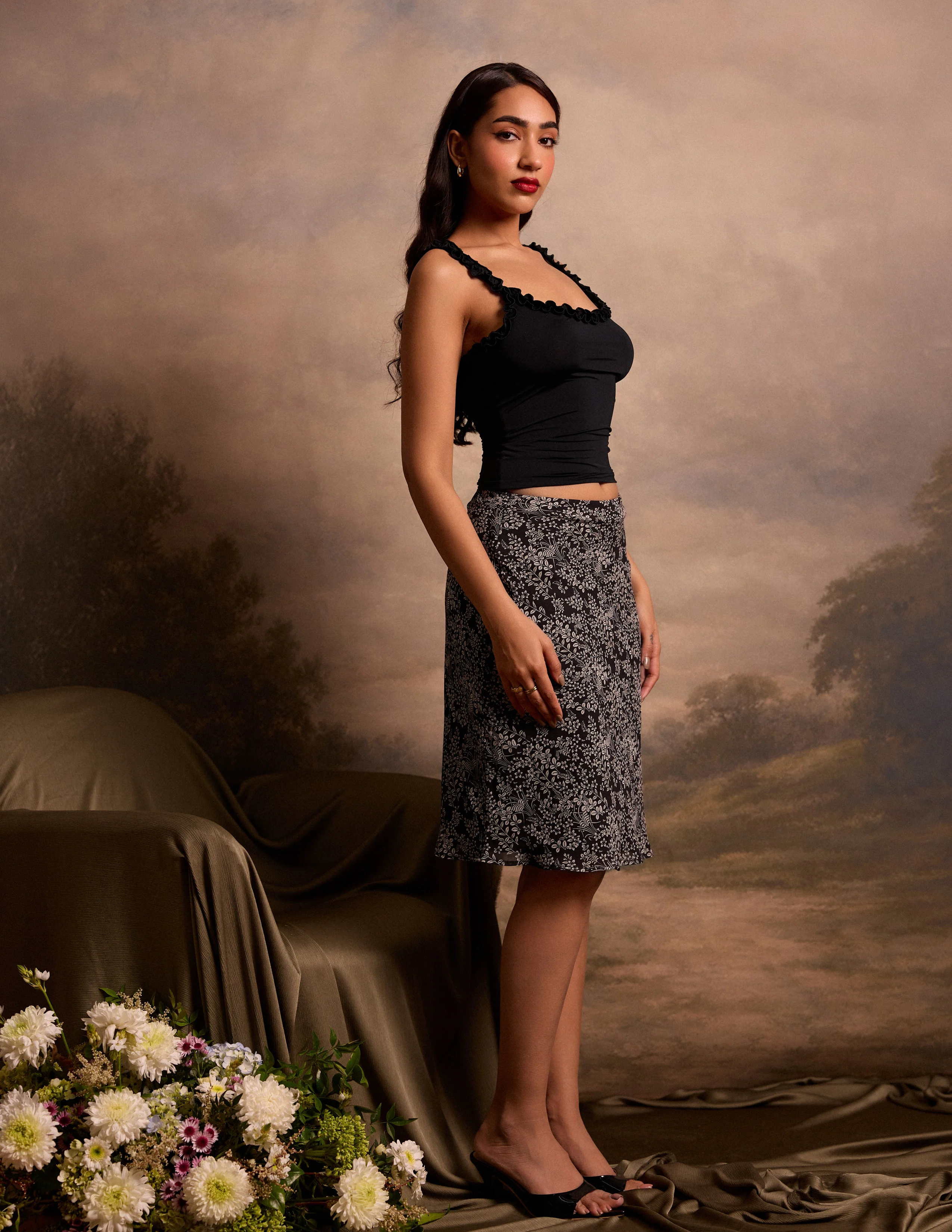 Frill Detailed Fitted Top - Image 3