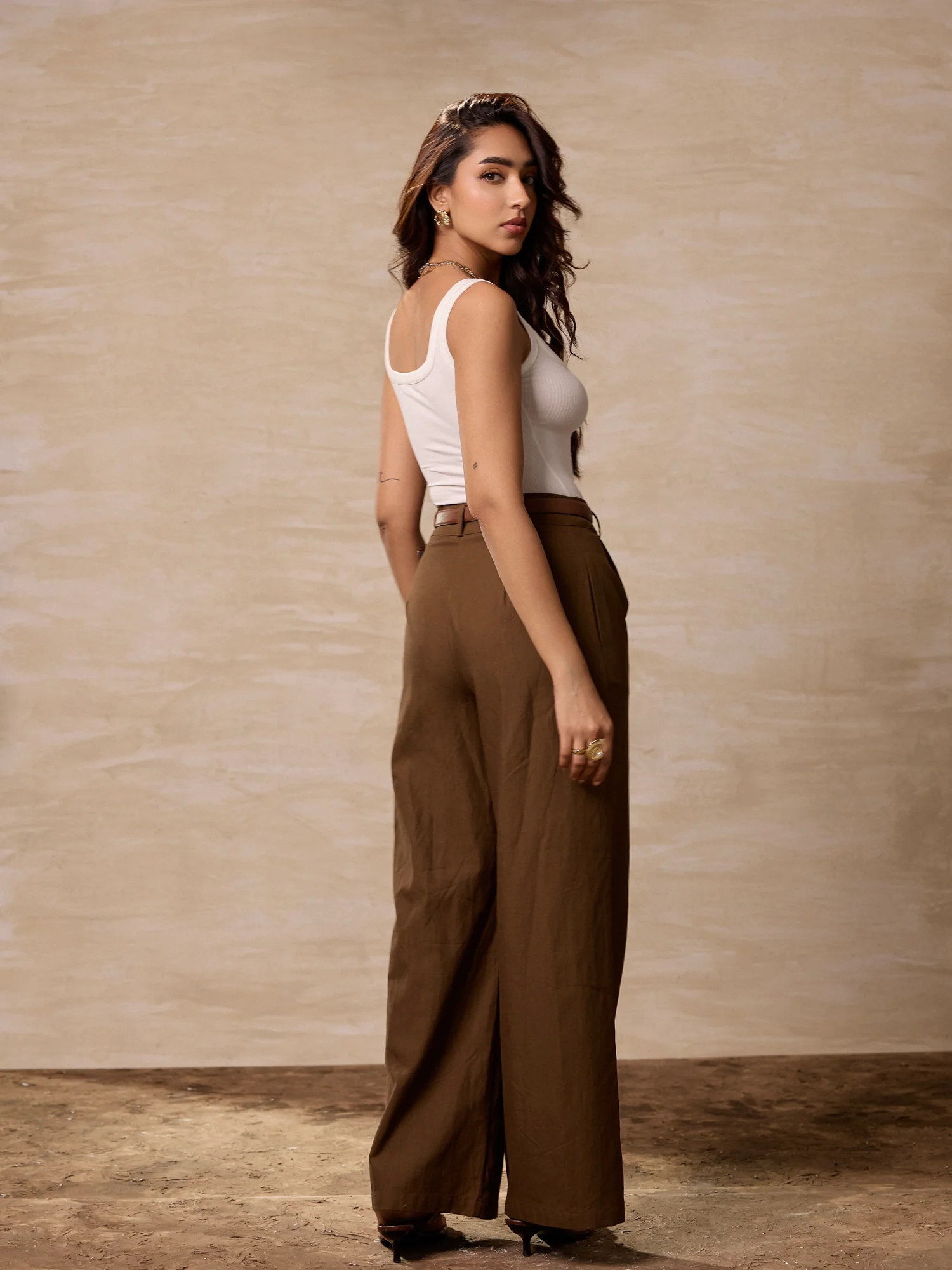 Front Pleated Wide Leg Pant - Image 3