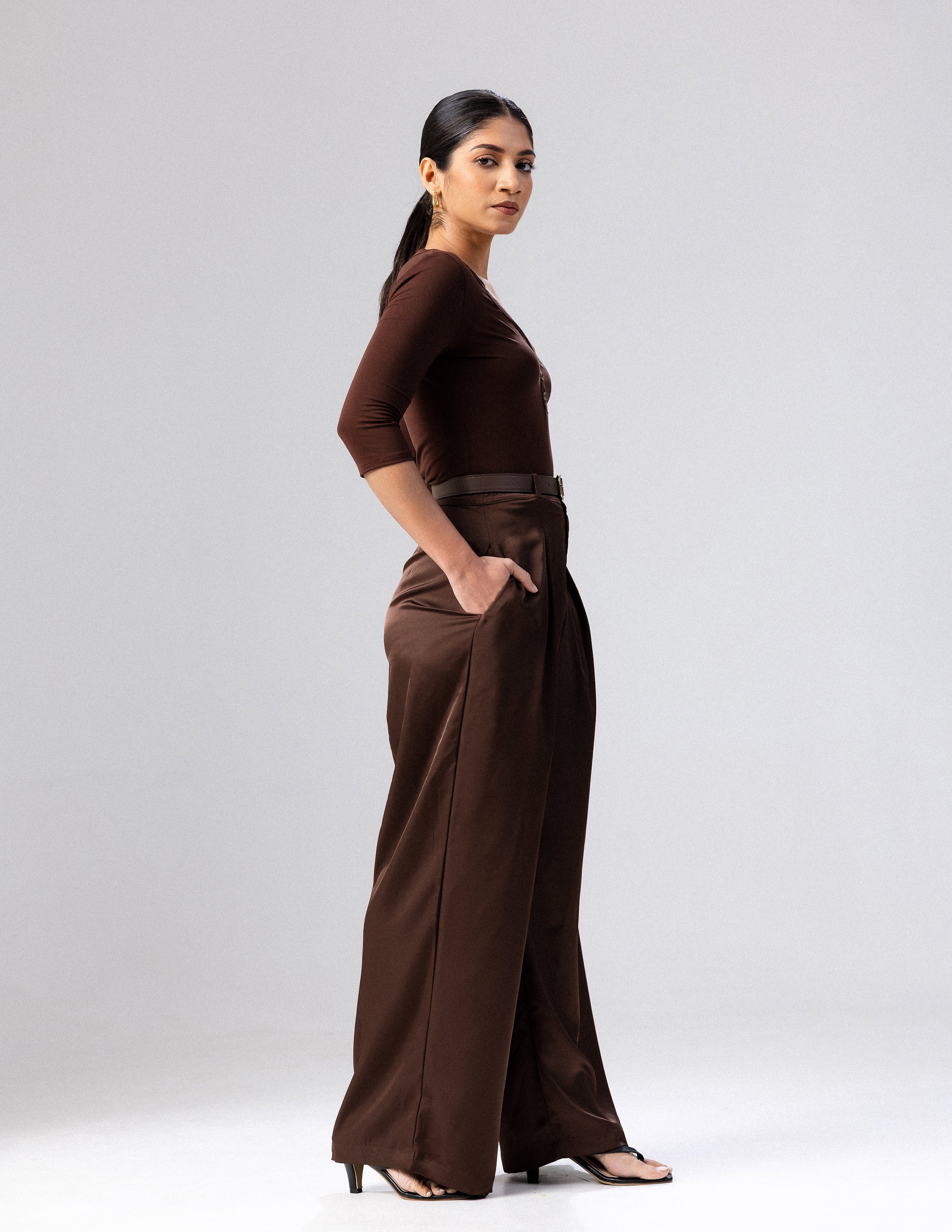Front Pleated Wide Leg Pant - Image 4