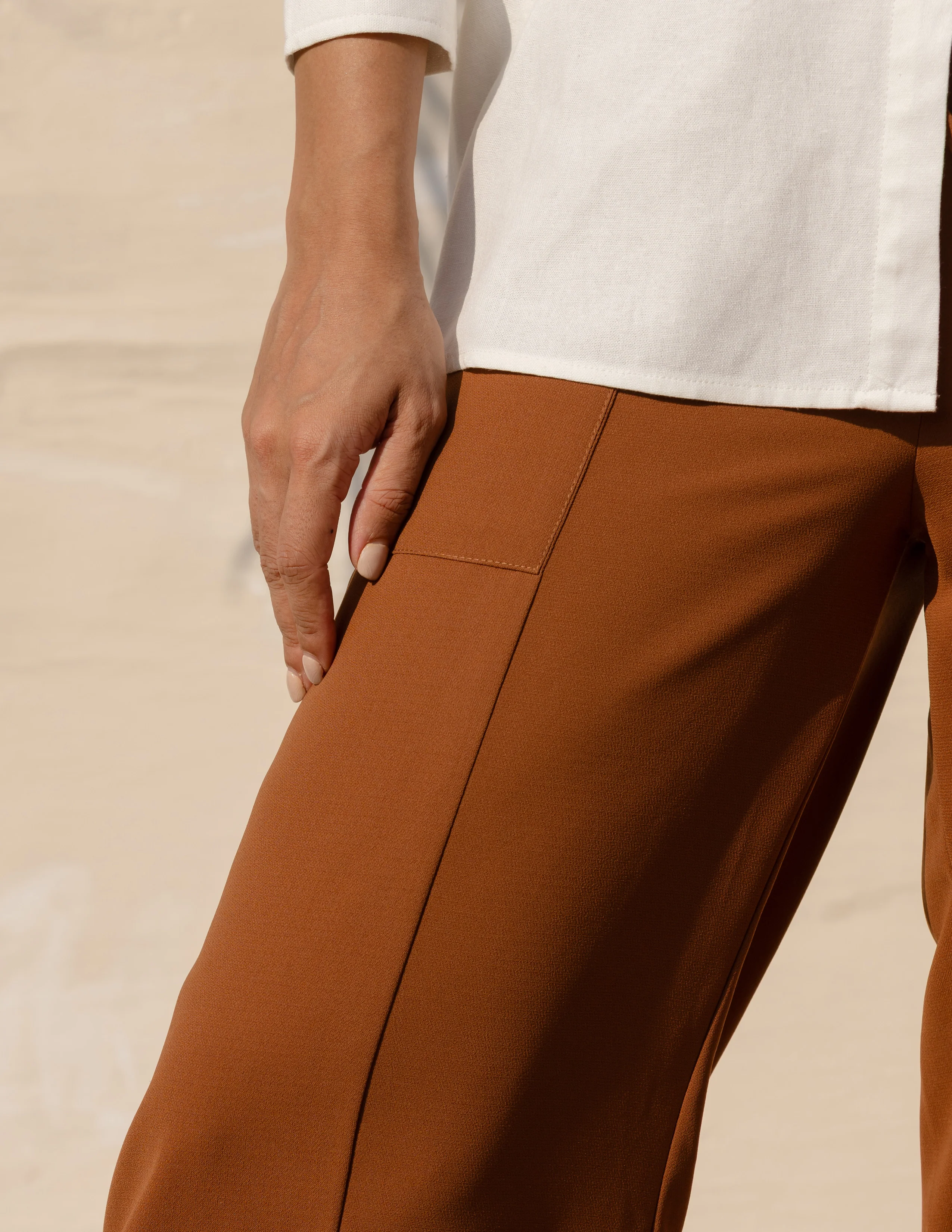 Front Seam Detailed Drawstring Pant - Image 2