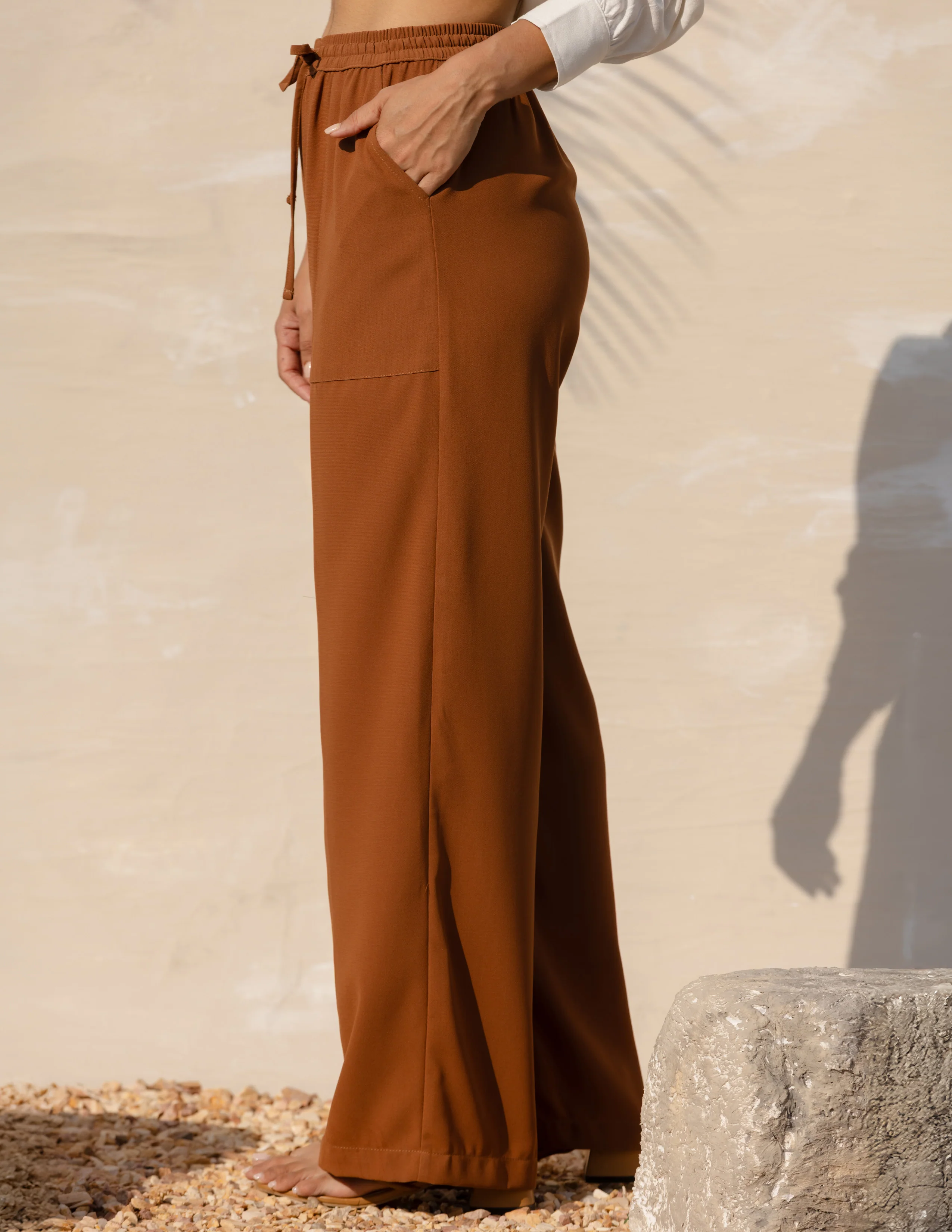 Front Seam Detailed Drawstring Pant - Image 4