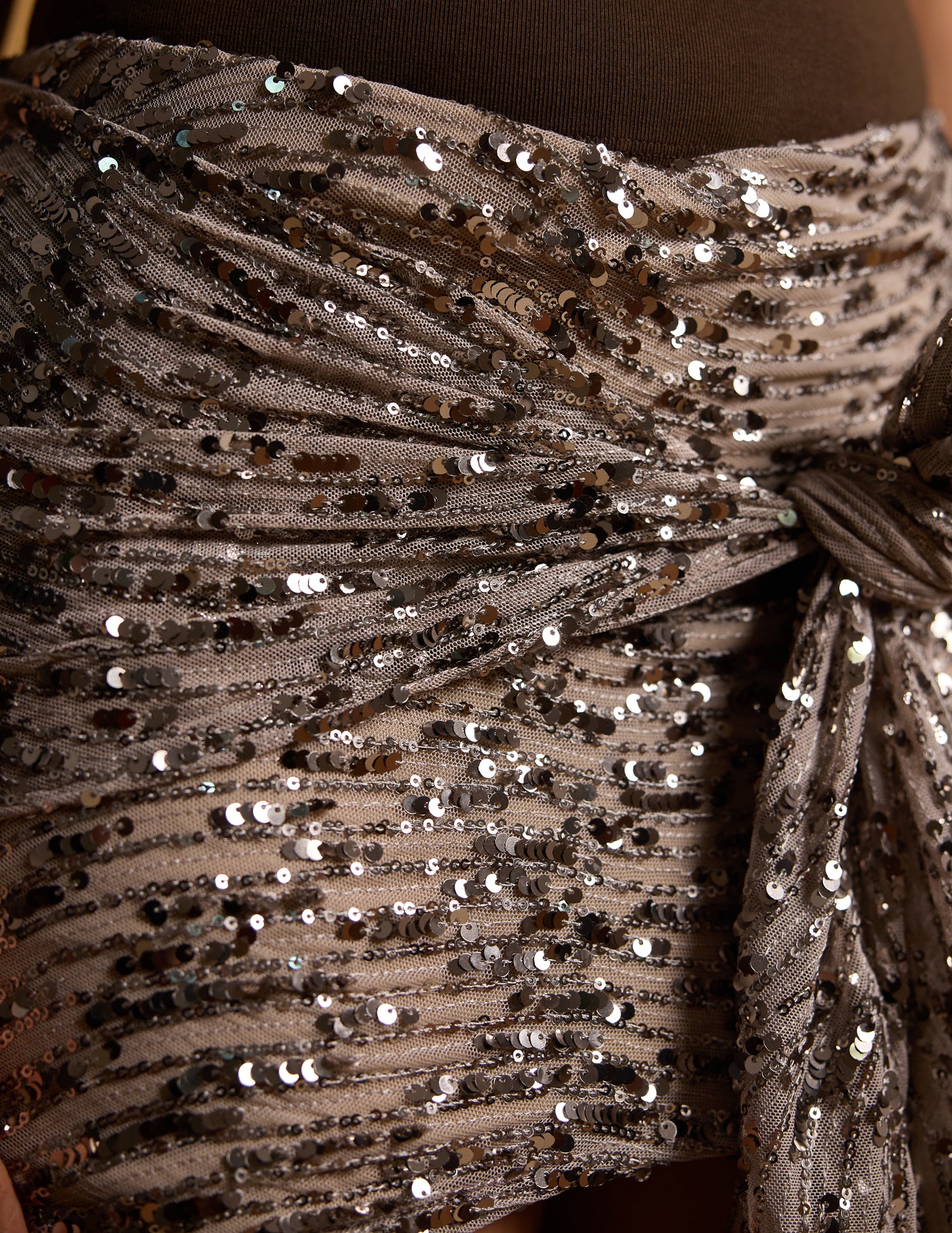Front Tie Up Detailed Mid Waist Sequin Mini Skirt - Image 2