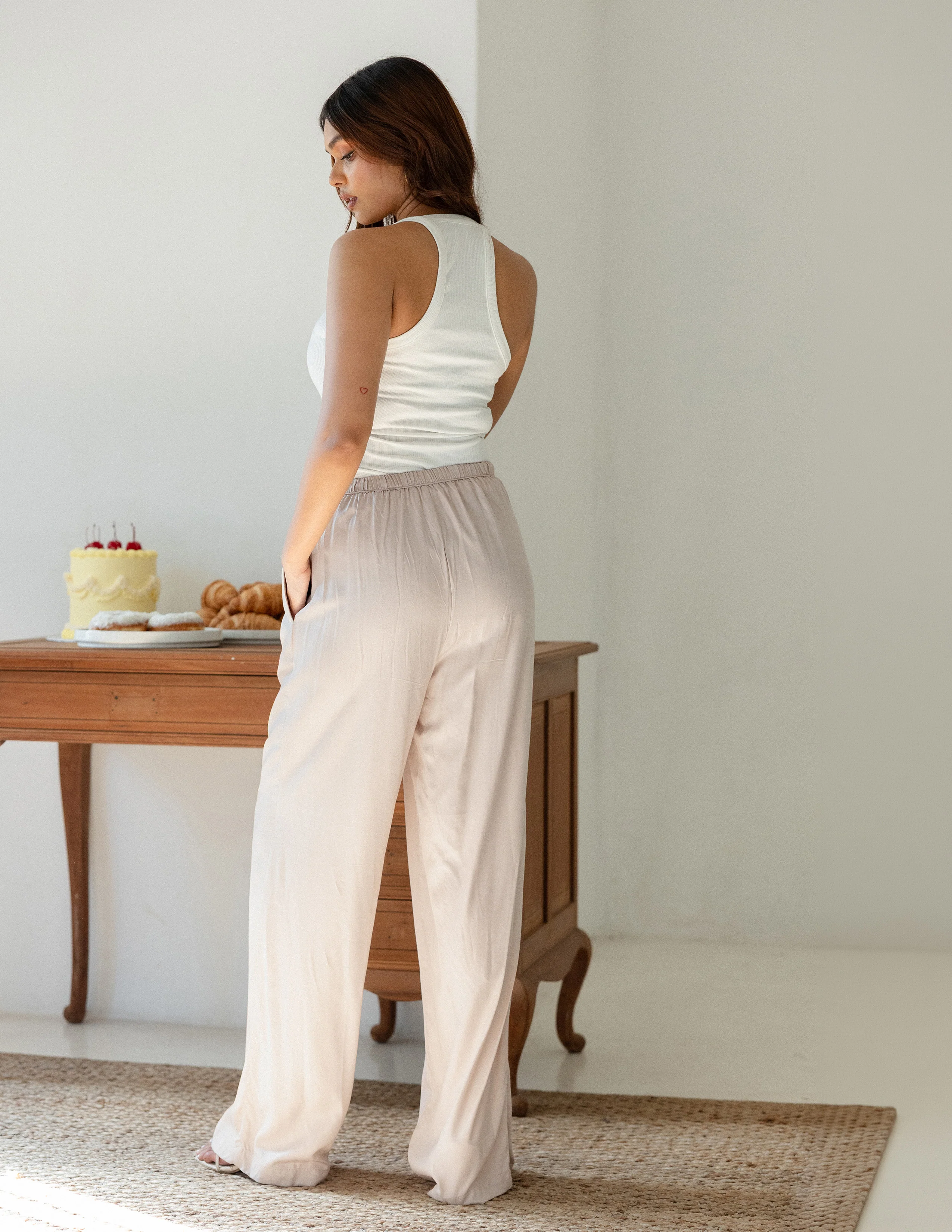 Front Tie Up Detailed Straight Leg Pant - Image 4