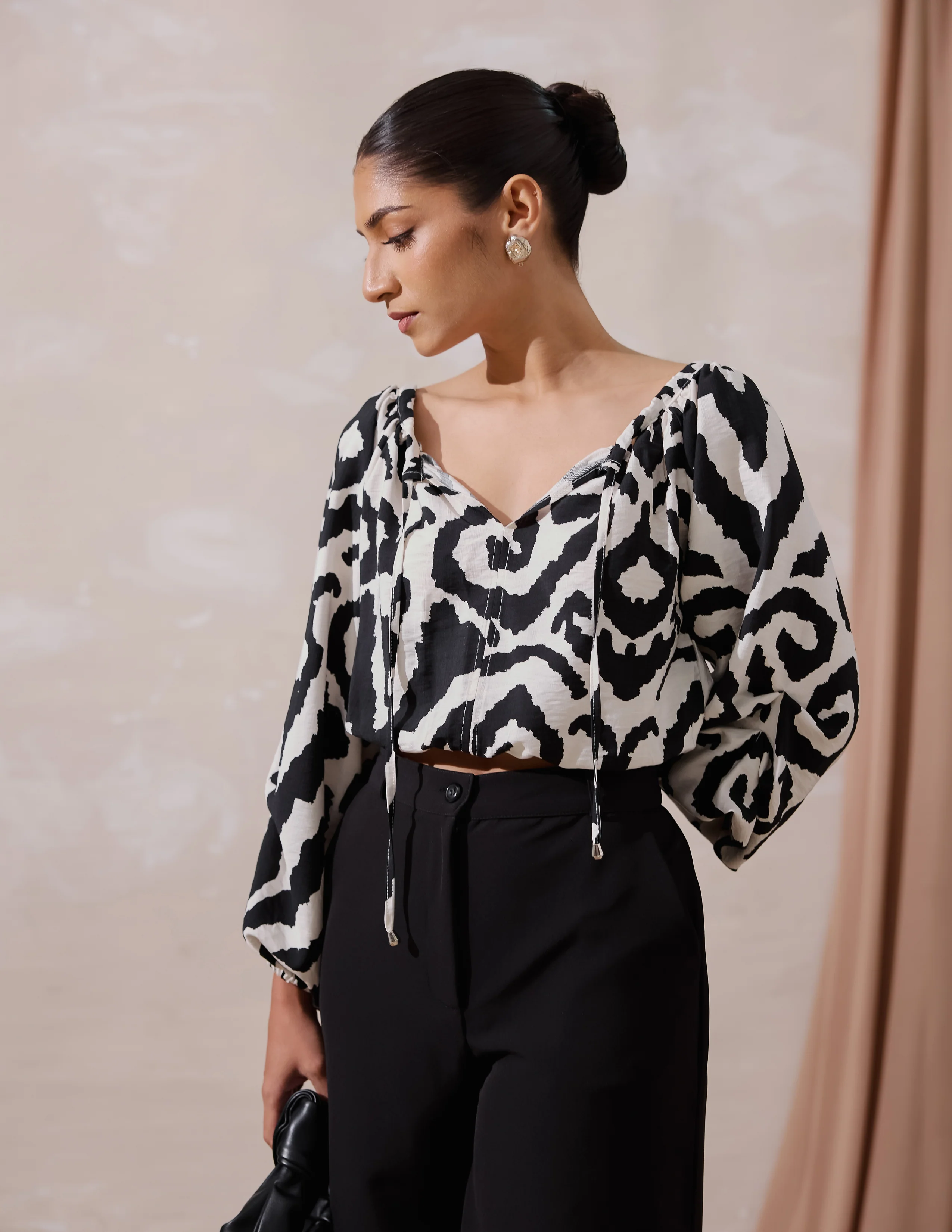 Front Tie Up Waist Elasticated Ranglan Sleeved Top - Image 3