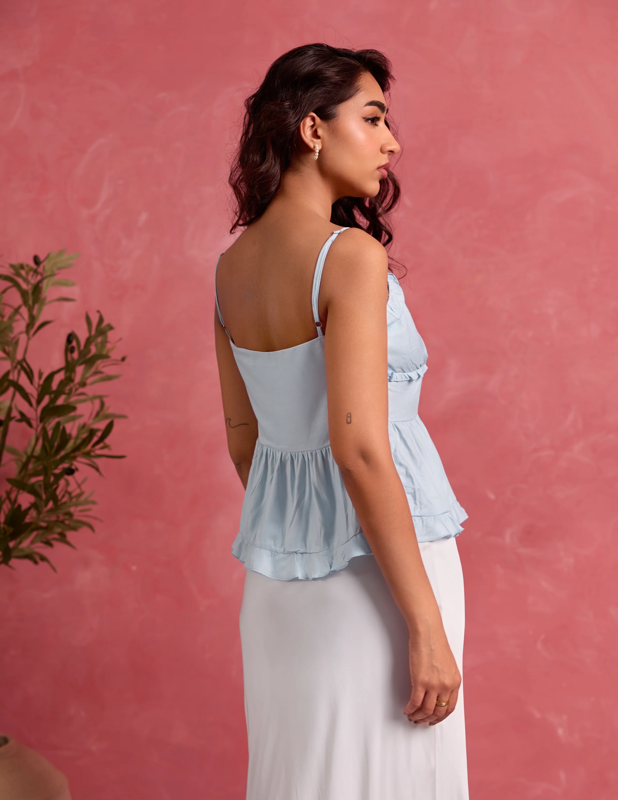 Front Tieup Detail Top - Image 3