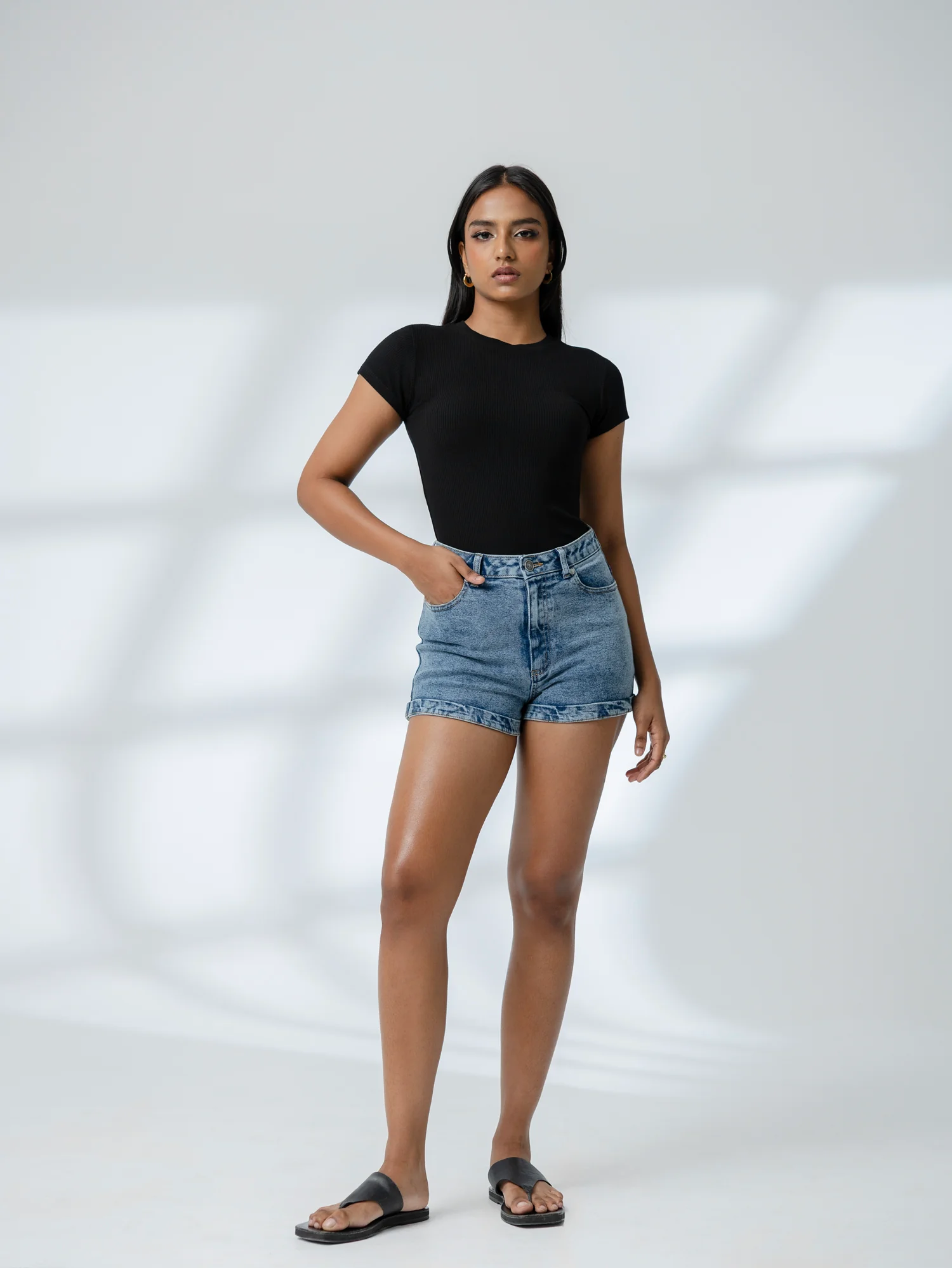 High Waist Folded Hem Acid Washed Short - Image 4