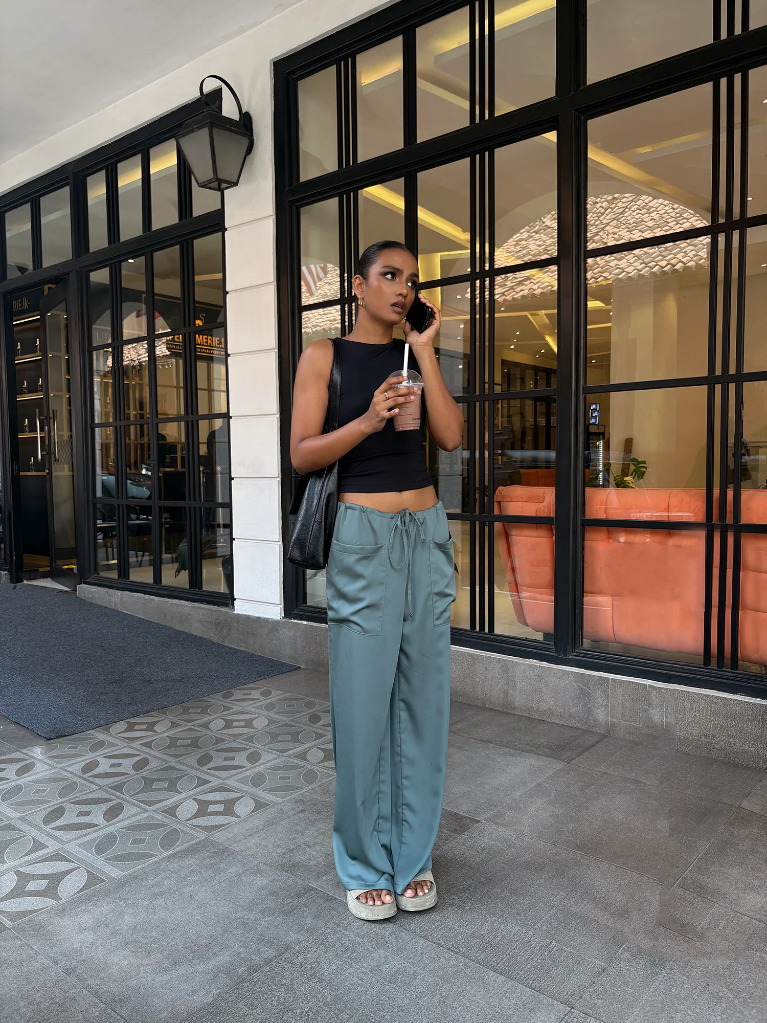 Low Waist Pocket Detailed  Pant - Image 4
