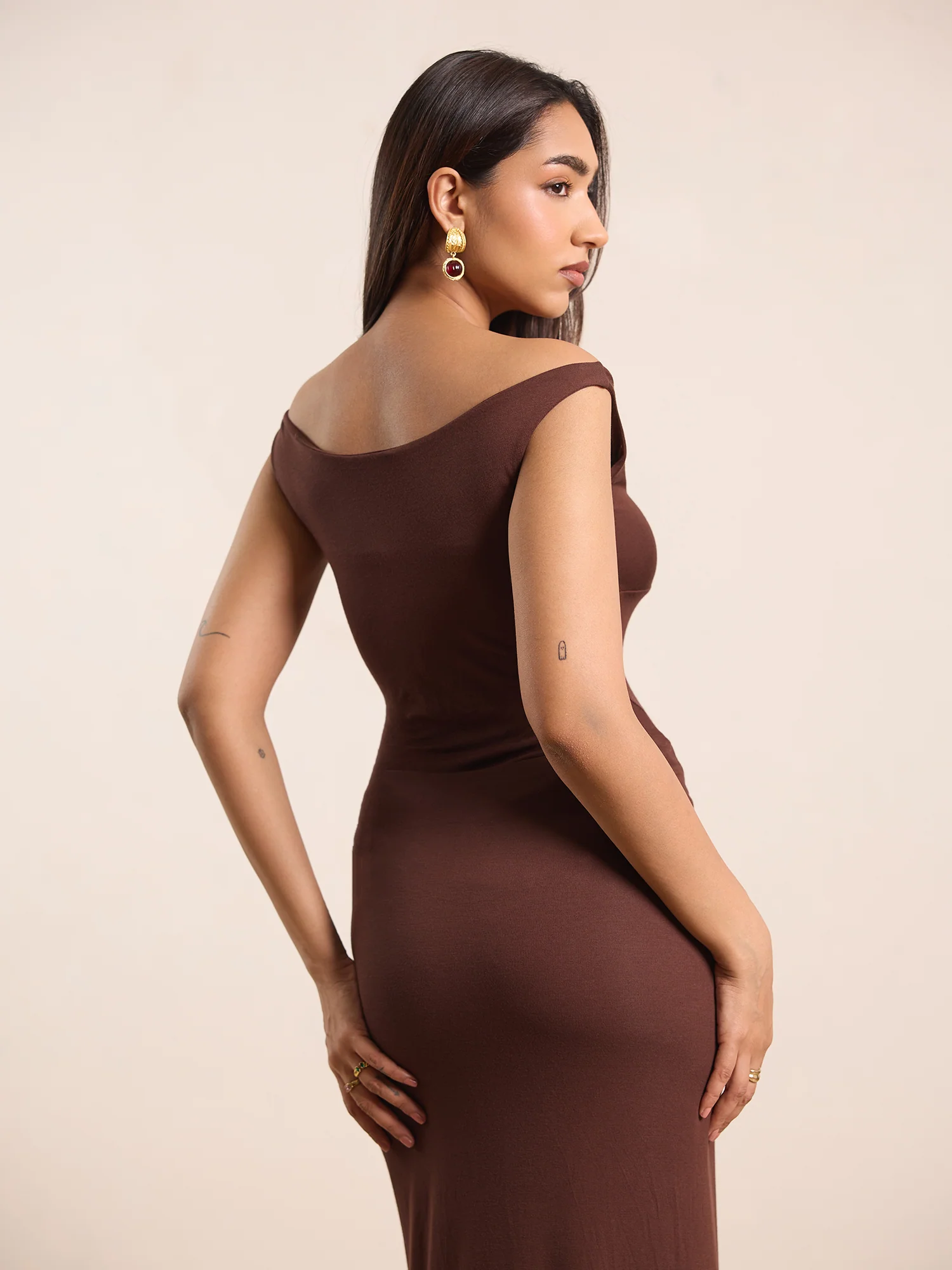 Off Shoulder Ruched Detailed Maxi Dress - Image 3