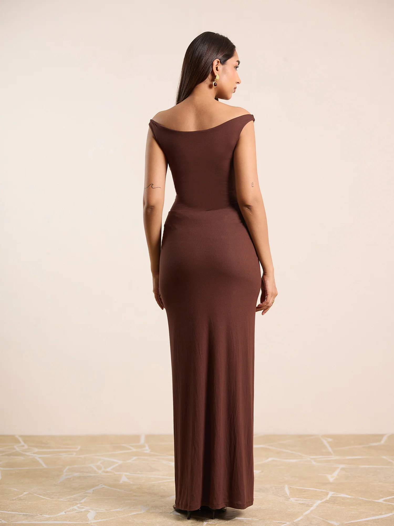 Off Shoulder Ruched Detailed Maxi Dress - Image 5