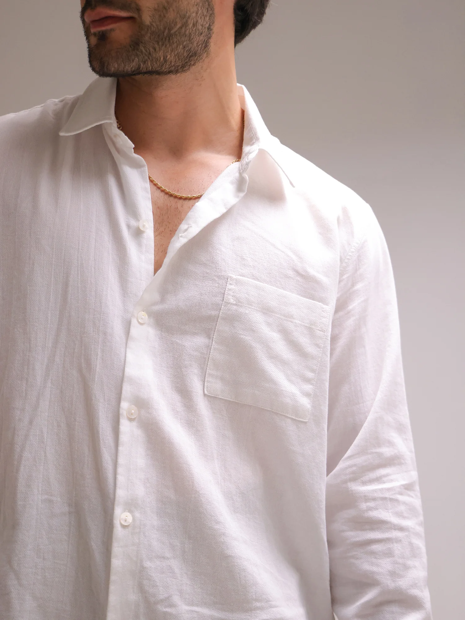 One chest pocket detailed soft cotton shirt - Image 4