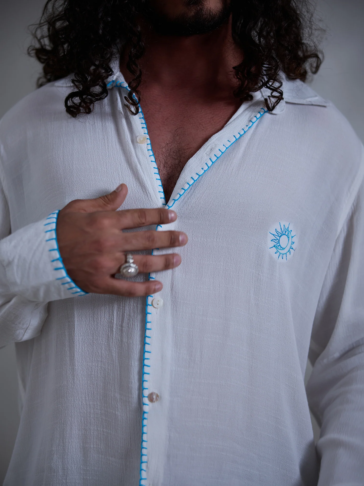Oversized long sleeve embroidery shirt