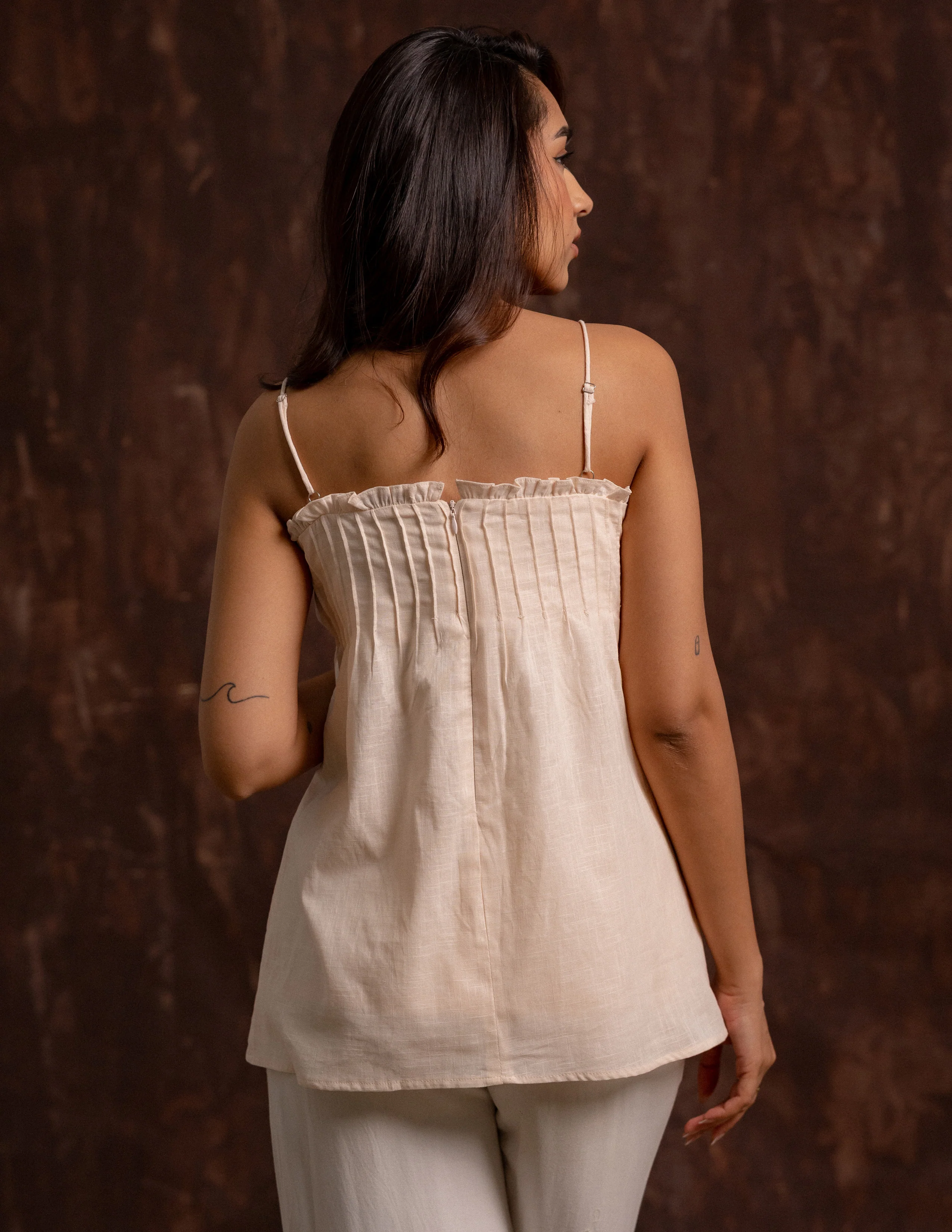 Pintuck Detailed Sleeveless  Top - Image 4