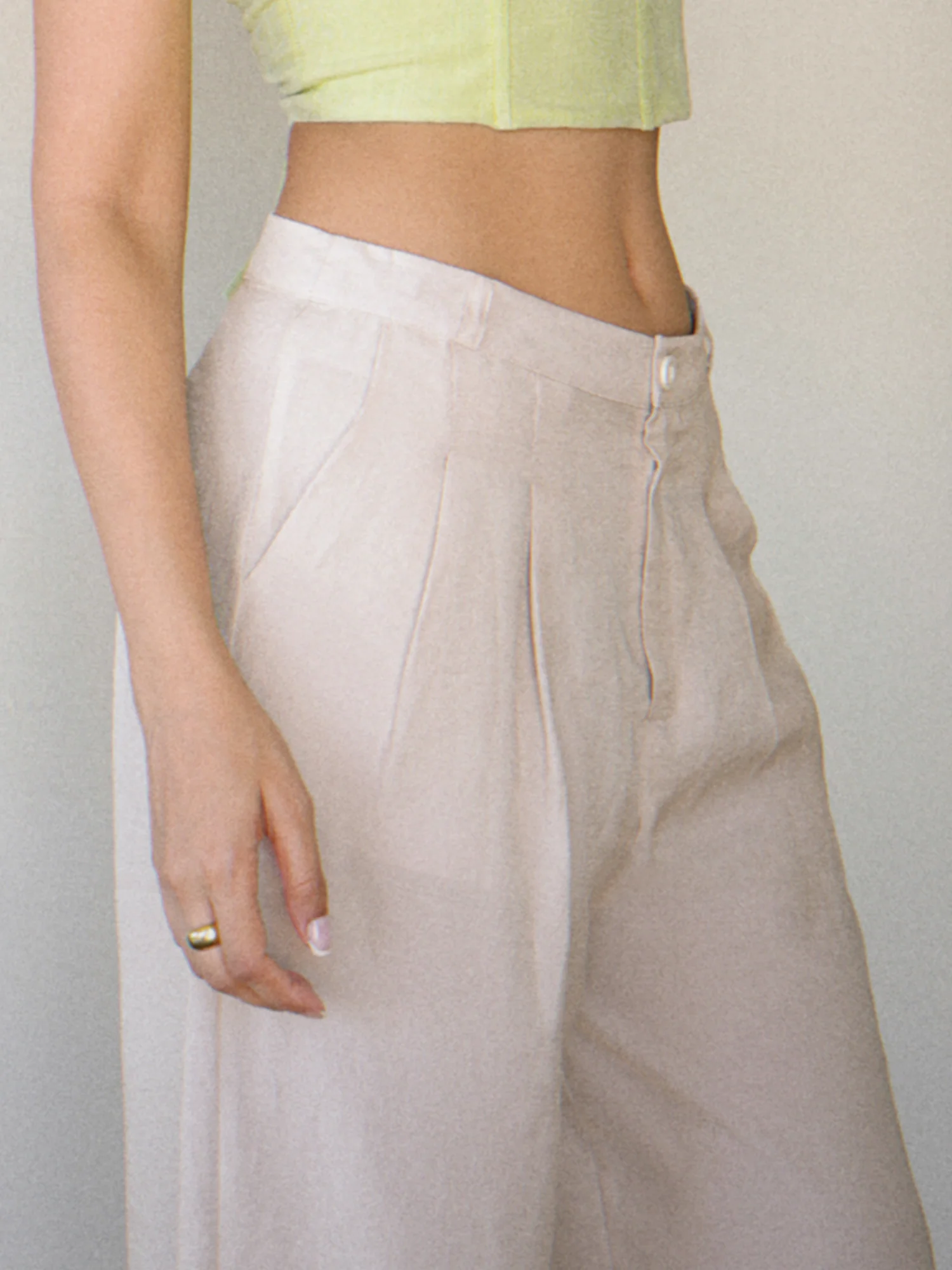 Pleat Detail Wide Leg Pant - Image 4