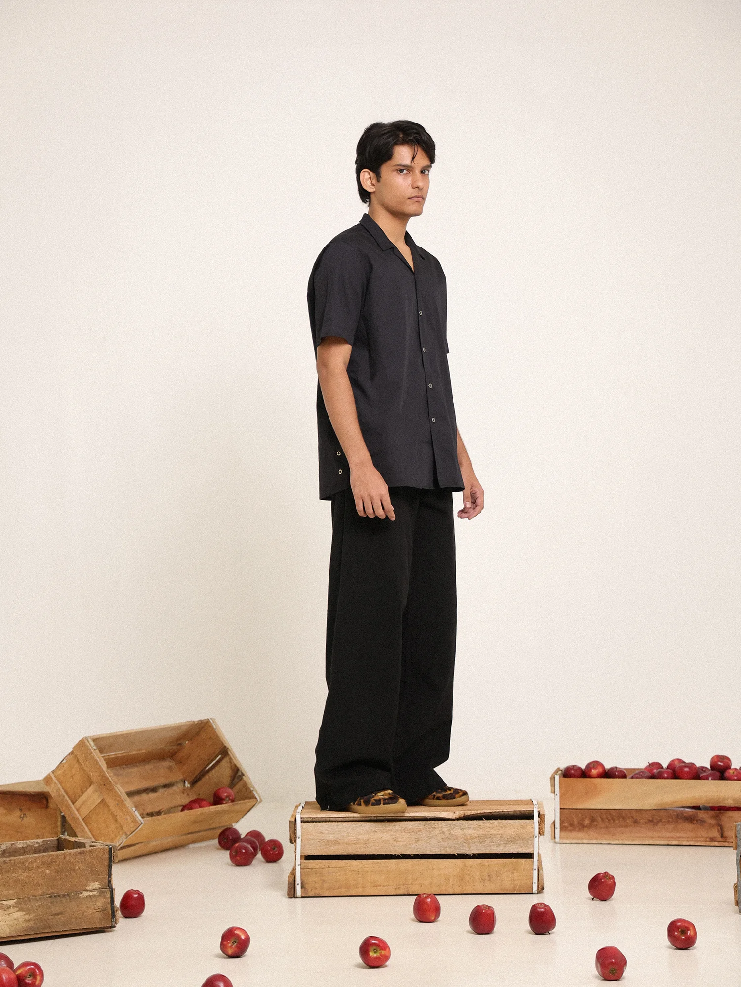 Side seam eyelet detiled cotton shirt - Image 5