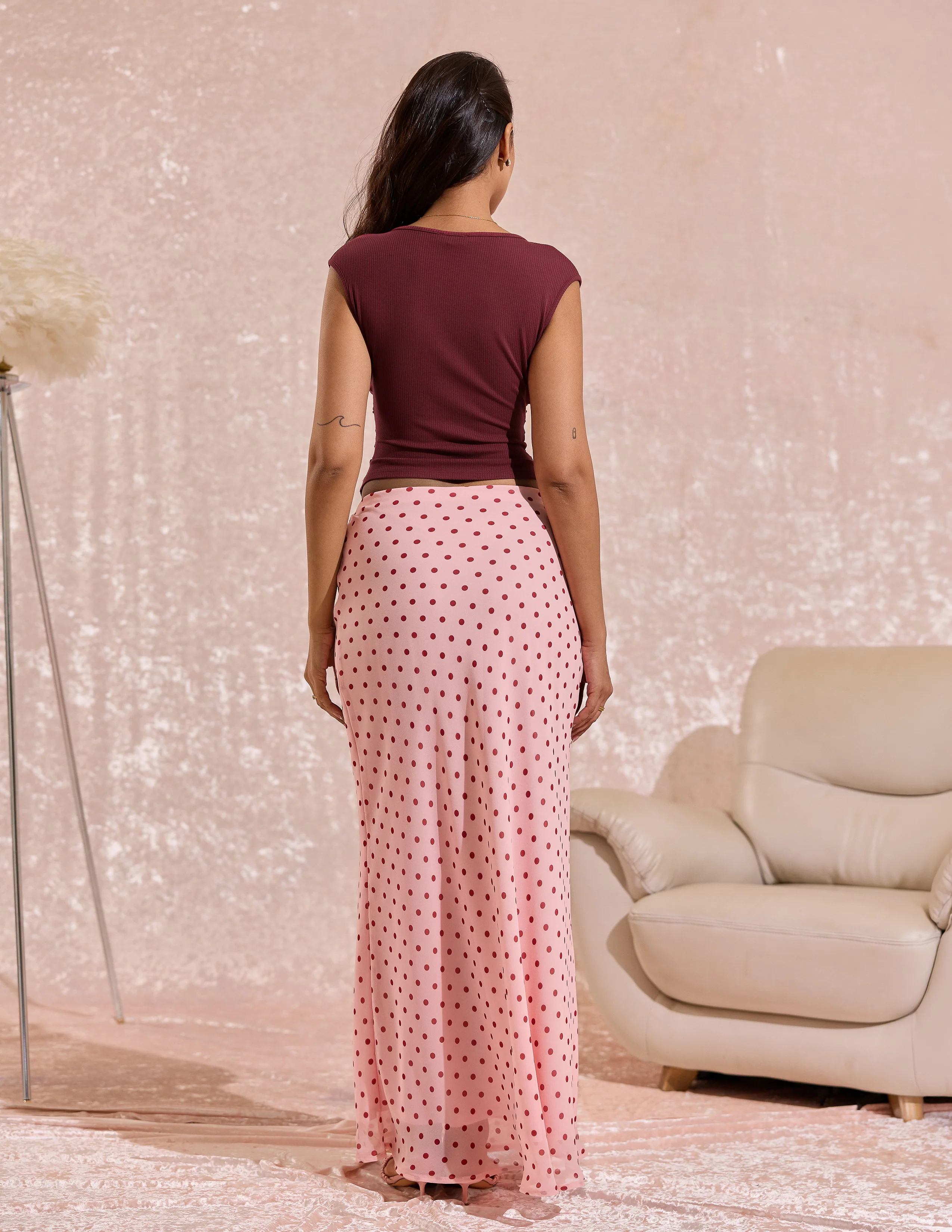 Waist Gathering Detailed Deep Neck Sleeveless Top - Image 3